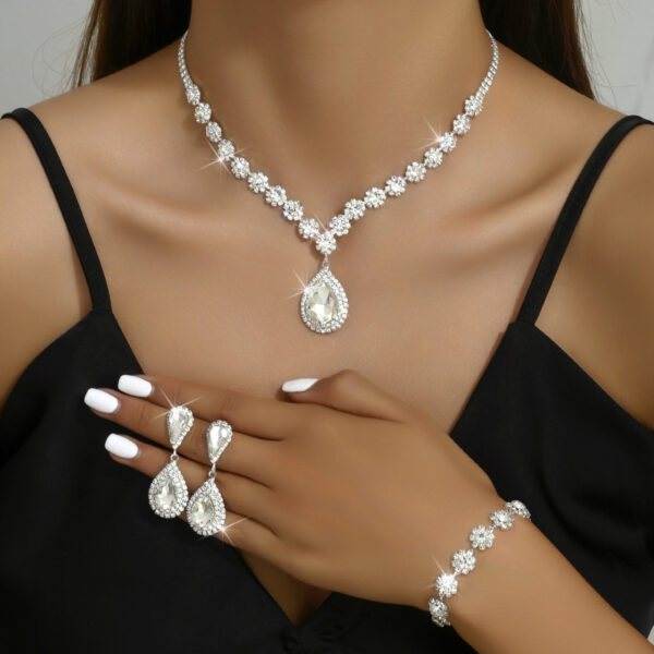 Fashion Jewelry Bridal Jewelry Suit Necklace Ear Stud Bracelet Three-piece Set - Image 5